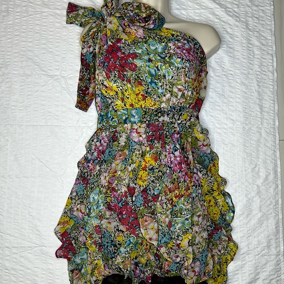 MM COUTURE DRESS SIZE SMALL - Picture 1 of 6